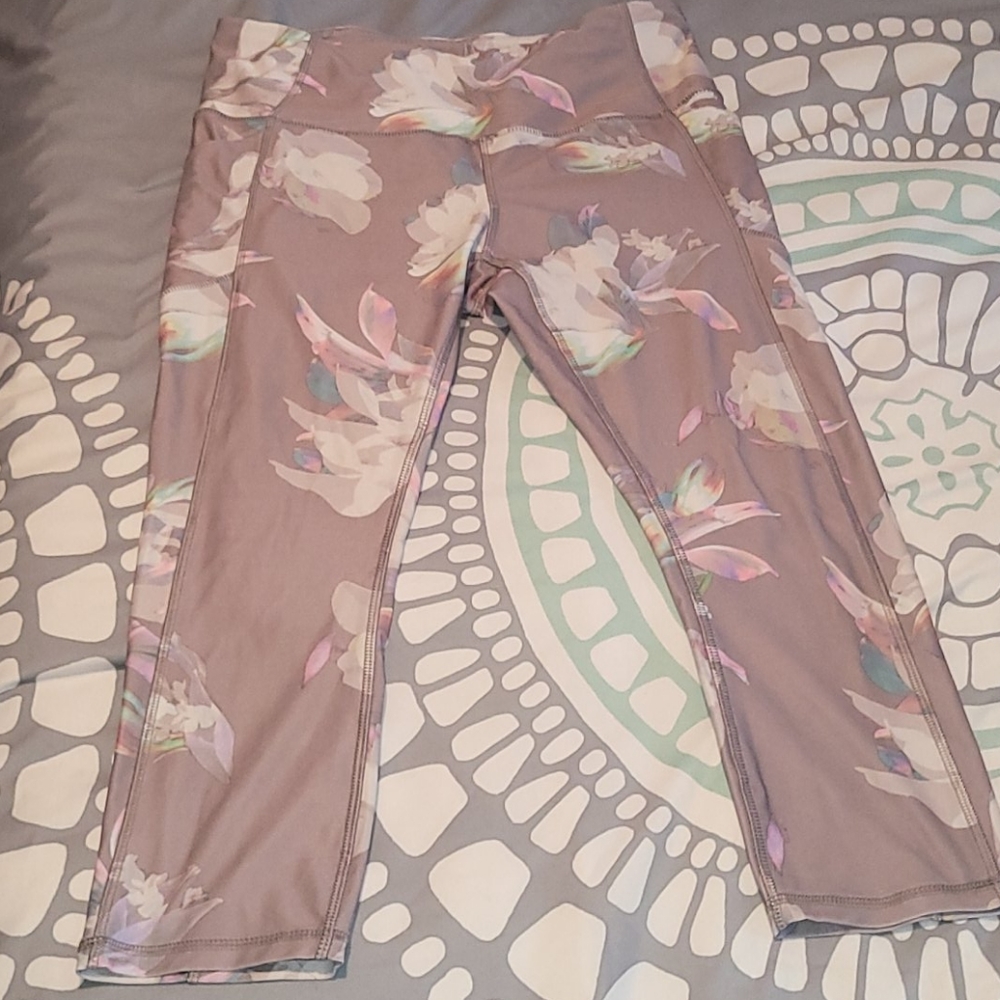 RBX like new Floral Crop Leggings